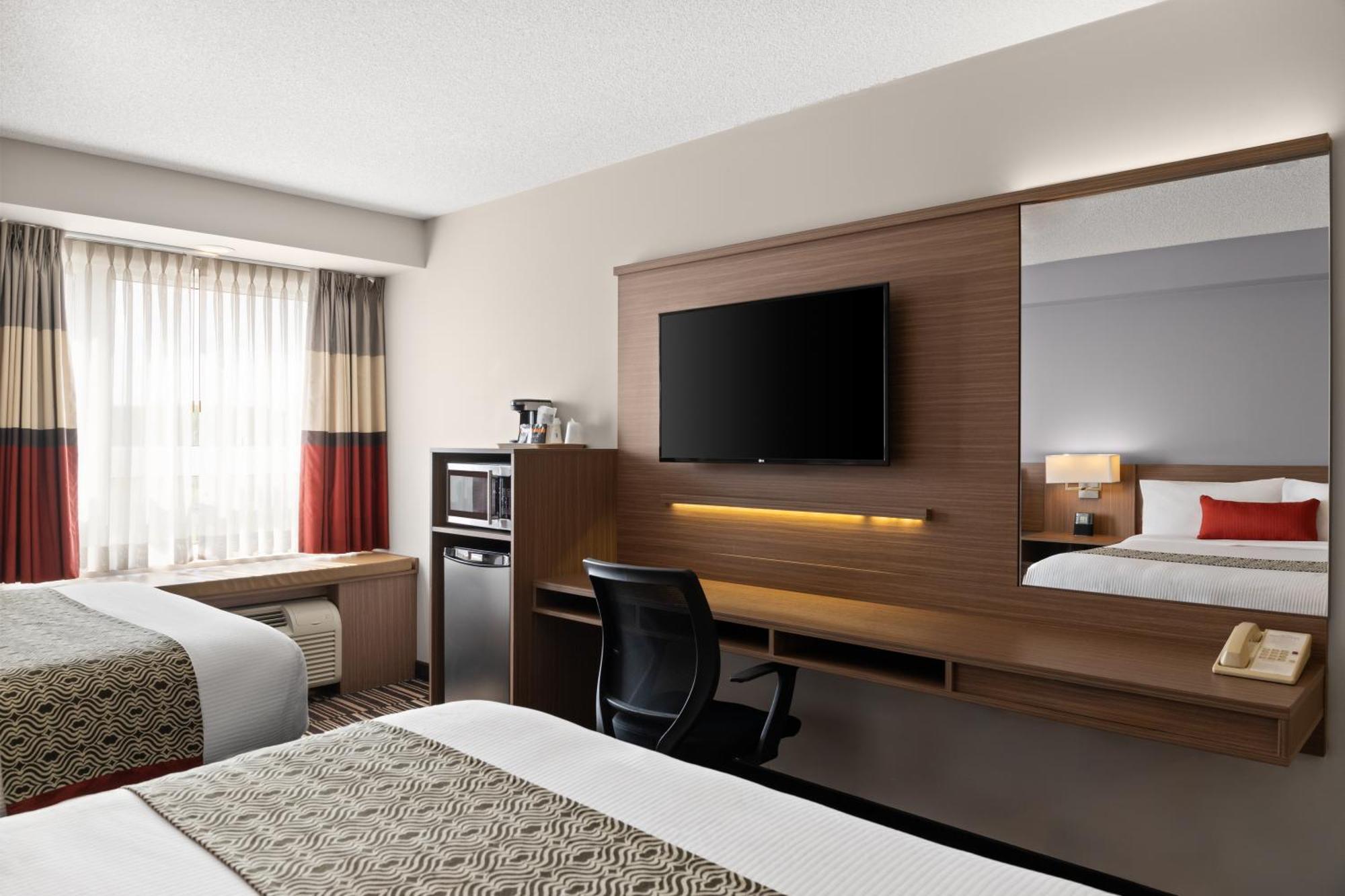 Microtel Inn&Suites by Wyndham Kirkland Lake Exterior foto