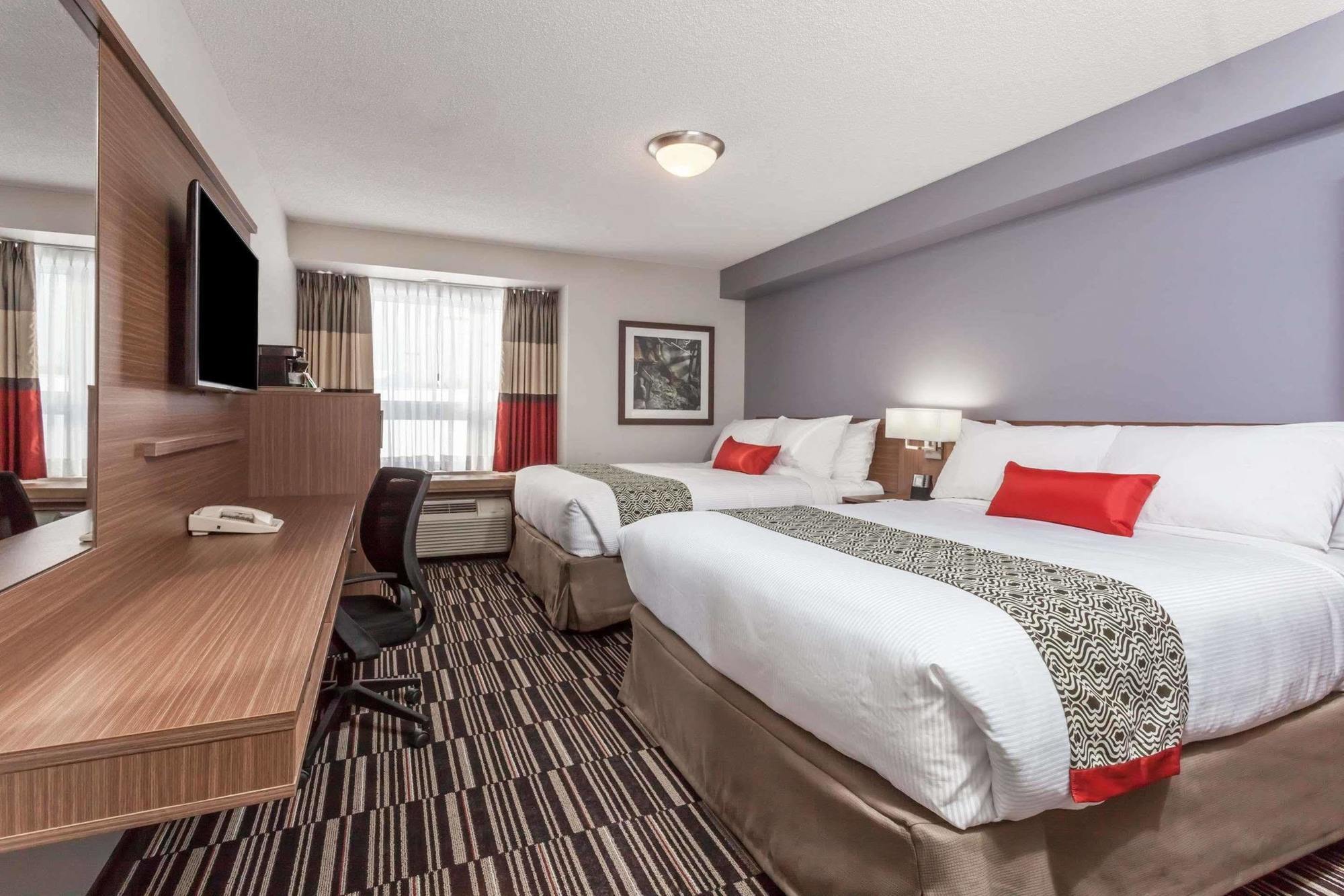 Microtel Inn&Suites by Wyndham Kirkland Lake Exterior foto